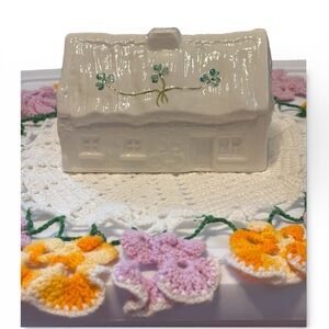Belleek Vintage Dan Murphy’s Ceramic tea votive Cottage- great condition no box